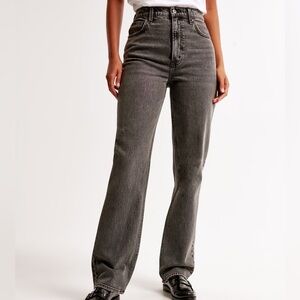 Abercrombie & Fitch Ultra High Rise 90s Straight Jean